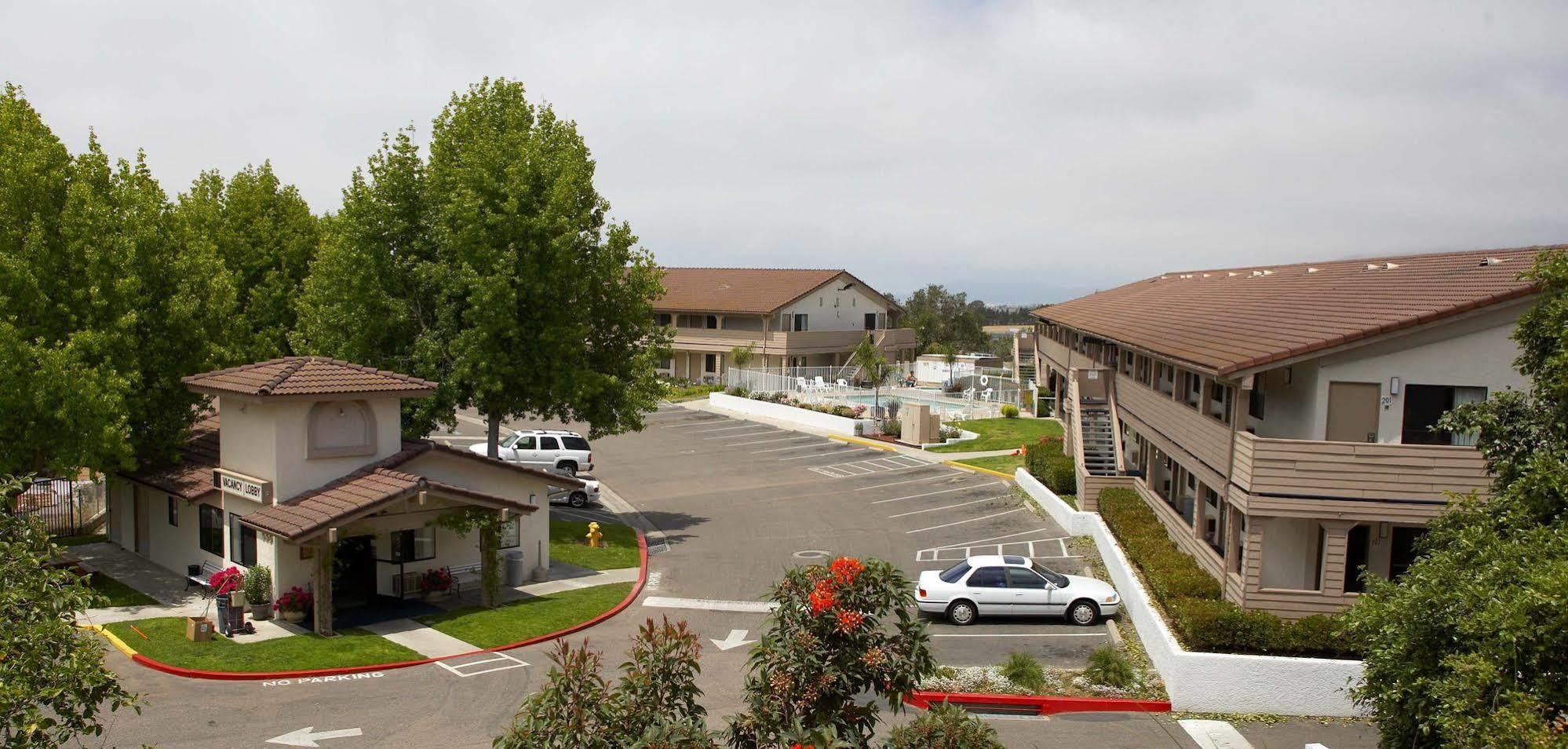 Days Inn By Wyndham Arroyo Grande Pismo Beach Exterior photo